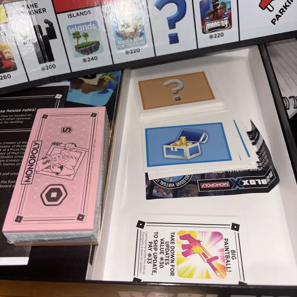 Monopoly  Roblox 2022 Edition. Brand New Basically. Missing Dice But Will Includ